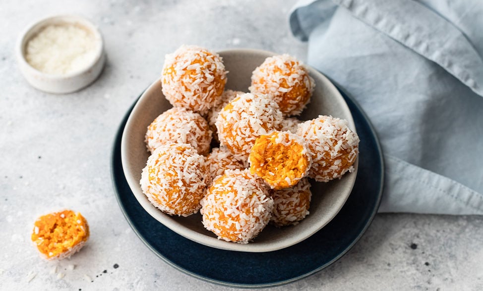 Recipe photo of Apricot Balls