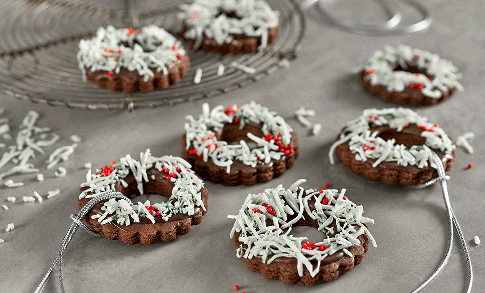Recipe photo of Chocolate Wreaths