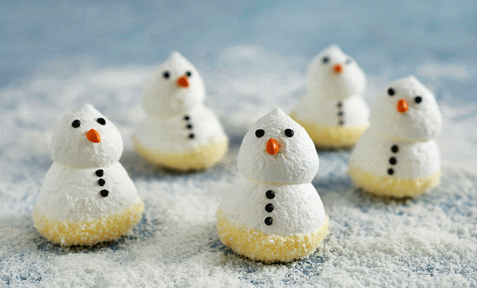 Recipe photo of Meringue Snowmen
